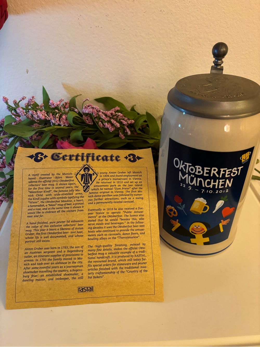 Oktoberfest München Ceramic Beer Stein with Pewter Lid & Certificate, 2012 - Picture 7 of 10